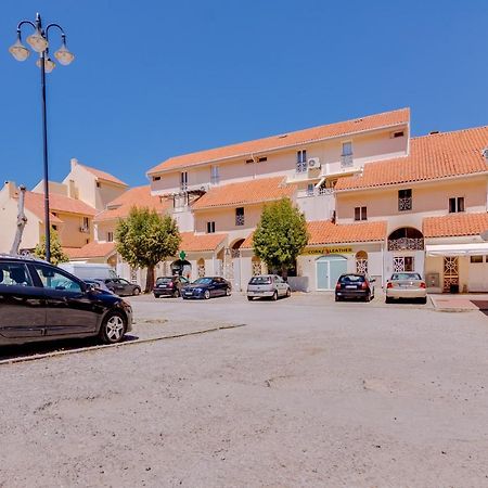 Gold Suites - Luxurious Apartment - Sea View Виламура Экстерьер фото